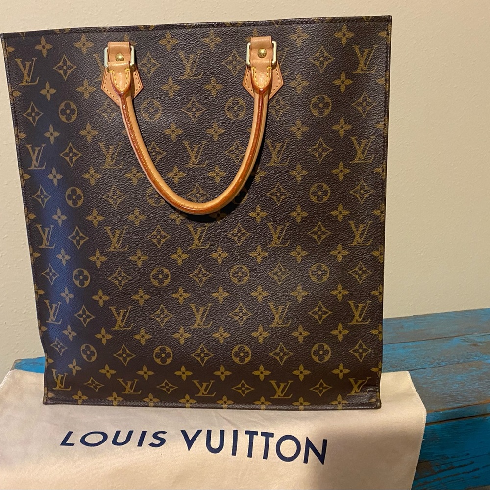 Sac Plat business bag. Louis Vuitton.